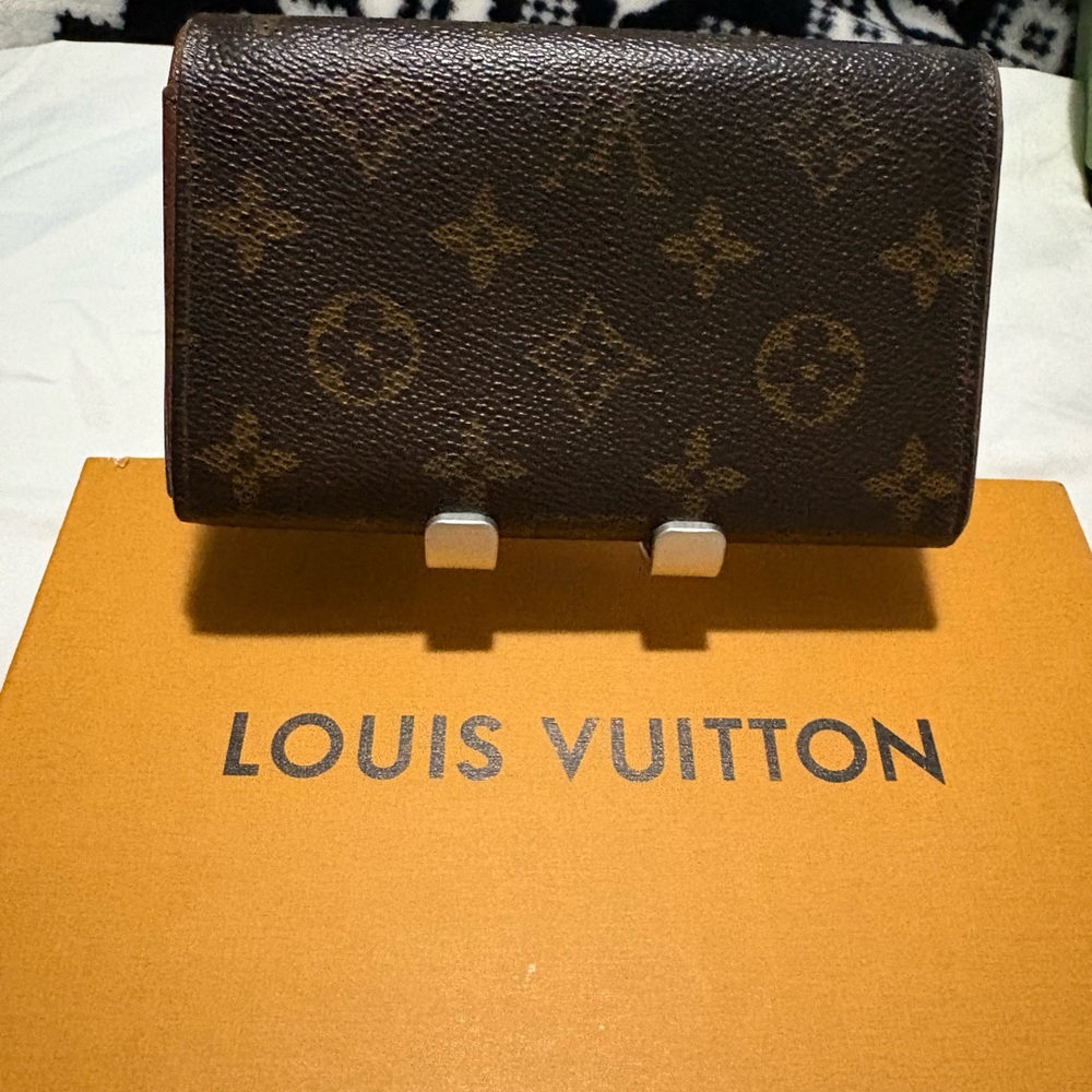 🔵🔵Louis Vuitton Brown Monogram Wallet